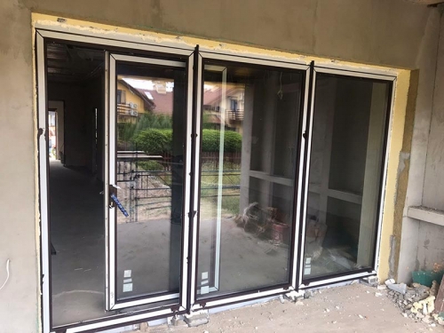 Розсувні пластикові двері установка_1