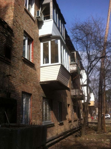 Засклення балкона з виносом_1