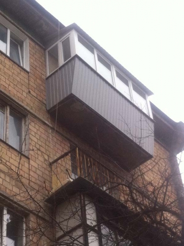 Засклення балкона з виносом_1