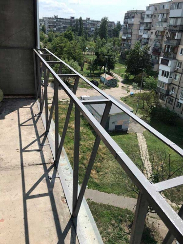 Засклення балкона з виносом_1
