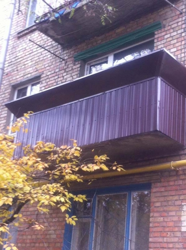 Засклення балкона з виносом_1