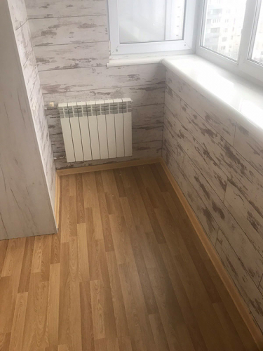Балкон під ключ, обшивка ламінатом та тепла підлога_1